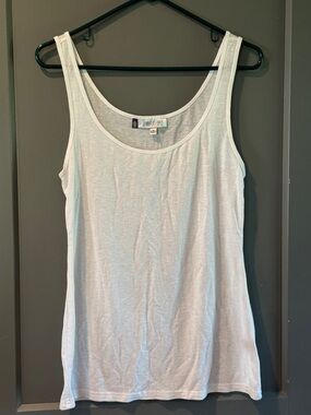 Jennifer Lopez shiny white Scoop Neck Tank Medium